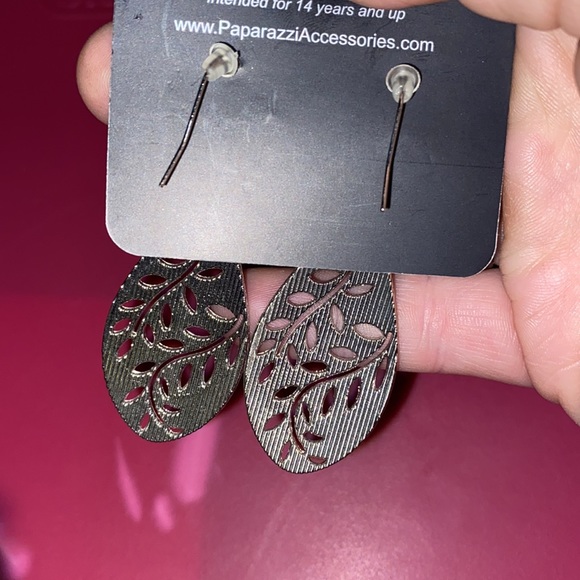 Paparazzi earrings - Picture 2 of 2